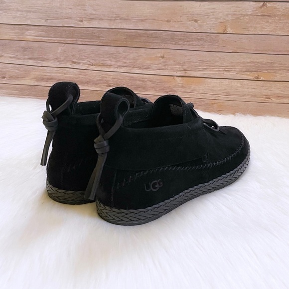 UGG Women’s Woodlyn Moc Ankle Boots In Black Suede - Picture 4 of 8